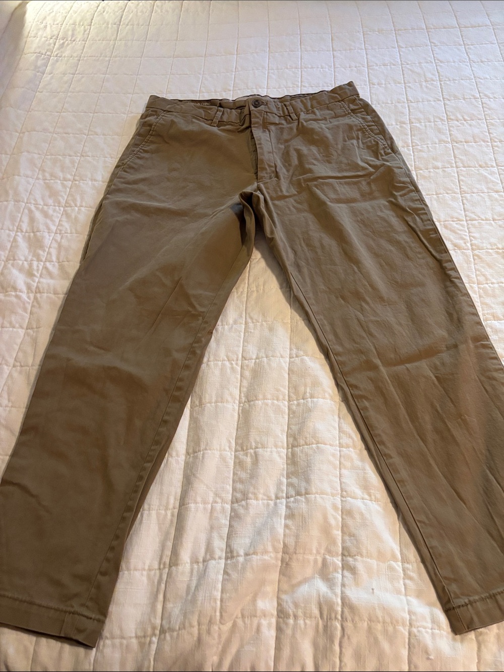 Banana Republic Men's Khaki Chinos in Olive